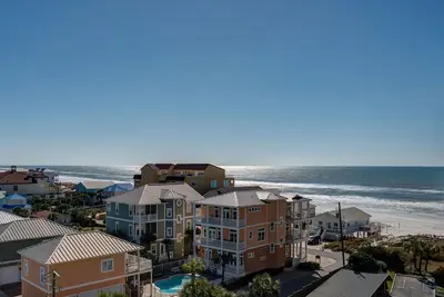 Image de Mainsail 361: 6th Floor 2br 2ba. Great views, location and price for the beach.