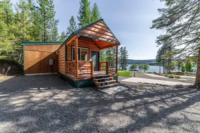Image de Fisherman's Cove-Premium-Cabine-Salle de bain privée séparée-Vue sur Lac