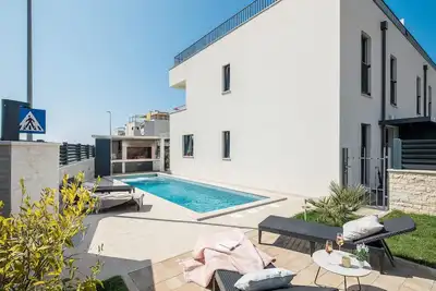 Image de Superbe maison à Novigrad avec jacuzzi