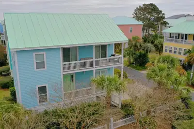Image de Adorable 3 Bedroom Next to Boardwalk and Close to Pools Sleeps 8