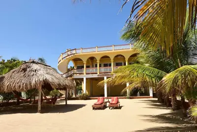Image de Mellow Yellow Beach House