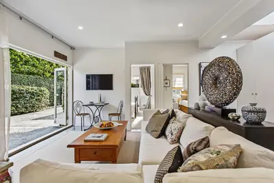Image de Beautifully decorated, stylish and comfortable, central Auckland