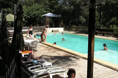 Gite Marius Vers Pont du Gard en Provence, rivière et piscine