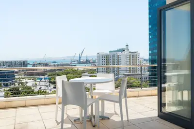 Image de Large and Bright Apartment With Great Views