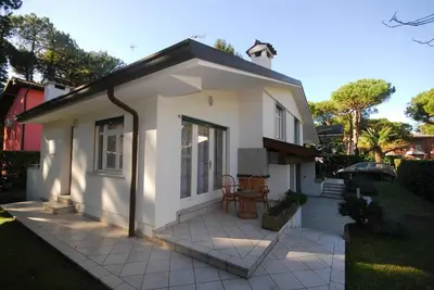 Image de Maison de vacances Lignano Sabbiadoro pour 1 - 5 personnes avec 2 chambres à coucher - Maison jumelé