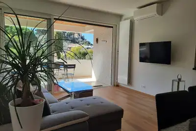 Image de Petit Paradis Cassis ctre, Apt 90 m2 200m plage, terr plein sud Park, clim