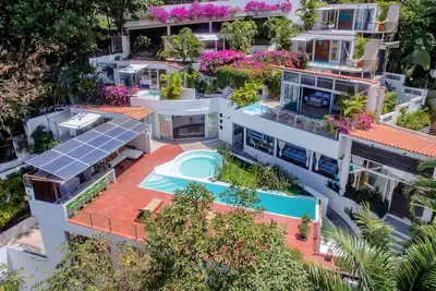 Image de Oceanview, 🔥 Sexy Boutique Shipping Container Villa with Free Chef & Bartender