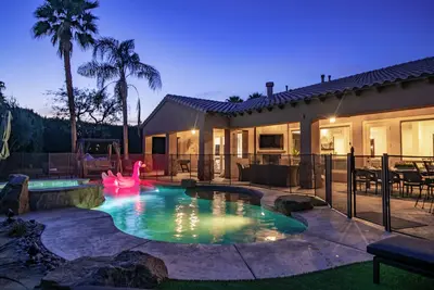 Image de Casa Serenity - Luxury Living w\/ Pool & Jacuzzi