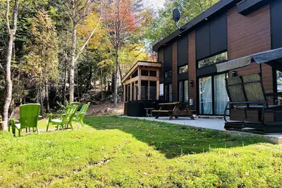 Image de Chalet Le Caribou au bord du Lac et Spa