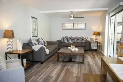 Image de Downstairs apartment with Pool, 2 bedrooms, 1 bathroom, full kitchen, laundry room