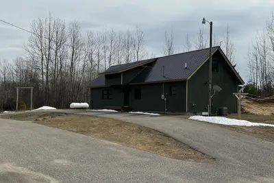 Image de Trout Lake - Unique U. P. Lodge on Trail - Sleeps 18 - Starlink internet!