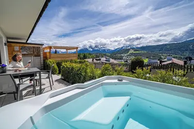 Image de Appartement de luxe \"Latemar\" : Bain à remous privé, Sauna finlandais, Terrasse\/Jardin