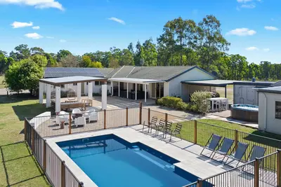 Image de auto Lovedale Lodge- contenait cottages