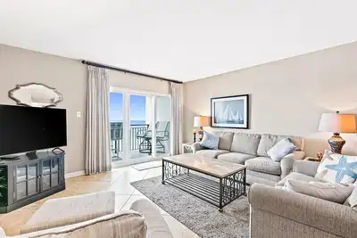 Image de Serene Waterfront Condo w/ Free WiFi, Shared Washer/Dryer, Tennis, Outdoor Pool
