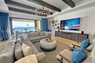 Image de Hacienda Beach Club 5th floor with amazing views with Peloton Bike.