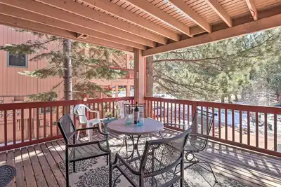 Image de Angel Fire Condo w/ Fireplace < 1 Mi to Ski Resort