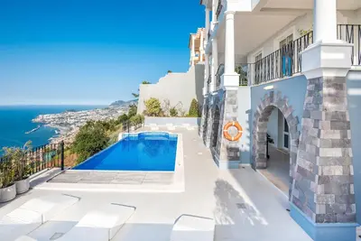 Image de Maison de vacances Funchal pour 2 - 8 personnes avec 4 chambres à coucher - Maison de vacances