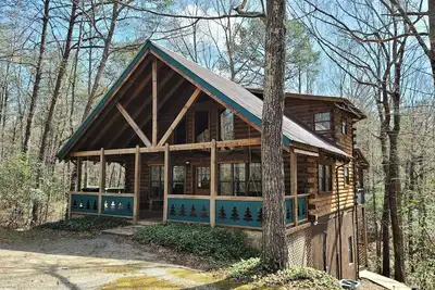 Image de Authentic Log Cabin for the family!