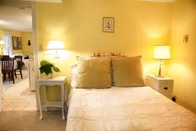 Image de New Listing! Best Location! Walk 1 block to ampitheater and library.