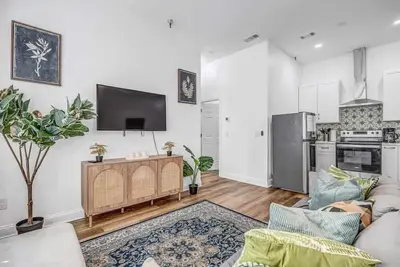 Image de Newly refreshed 2 Br Apt for LoZ fans!