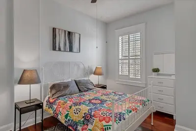 Image de Comfy 2 Br apt with bunk beds - very pet friendly!