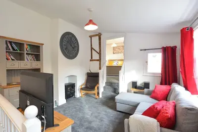 Image de Hidden away, this stunning cottage enjoys a city centre location but without the hustle and bustle.