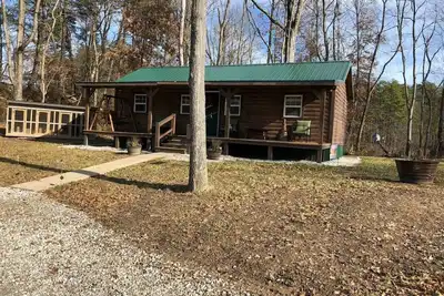 Image de Eagles Nest Camping Black Creek Cabin