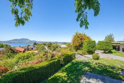 Image de Krissell Castle - Acacia Bay Holiday Home