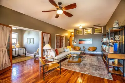 Image de Exquisite, One of a Kind Property in Downtown Slc