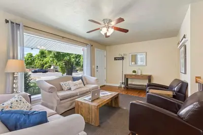 Image de Charming & Spacious Retreat - 25% Off Ski Rentals!