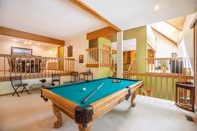 Image de Mtn. Home-Sauna, Pool Table, Mins to Ski/Hike/Bike