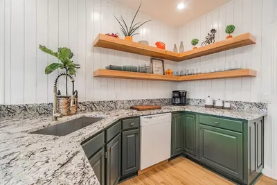 Image de Comfy, Clean & Crazy Close to Coler Creek