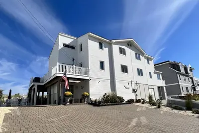 Image de Oceanfront! Private Beach Access. call 914-475-1235 Yr round Rentals!