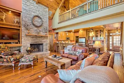 Image de Home Away From Home to Escape & Unwind! 2 Master on Main. HotTub Game Rm