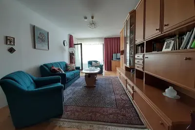 Image de Friendly furnished luxury vacation apartment with box-spring bed and garden access