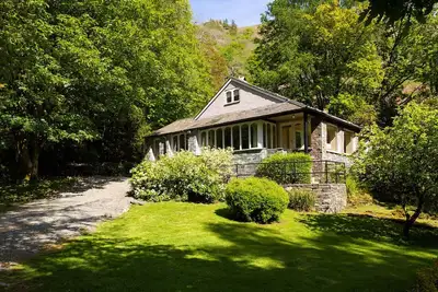 Underheron, pet friendly, with open fire in Grasmere