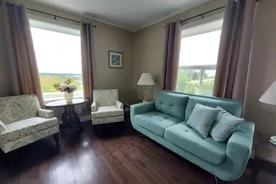 Image de Beautiful Four Bedroom House with a Stunning view of the Chebogue River
