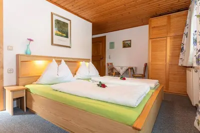 Image de Apartment 1 for 4 people - Ferienhaus-Hintersee