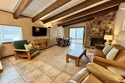 Image de Updated 3 Minute Walk to Af-Large Condo 1168sqft