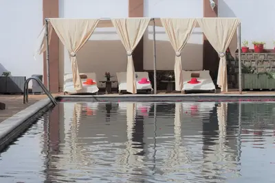 Image de 3 minutes from the Airport - 4 Br\/1 Bathroom