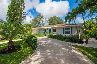 Image de Completely Private & Pet Friendly Beach Town Haven In the Middle of it All!