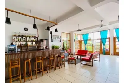 Image de 3 minutes from the Airport - 1 Br\/1 Bathroom