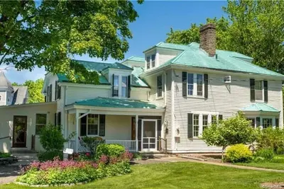 Image de Charming estate on Norwich Green, near casinos