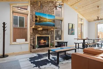 Image de Cougar Creek -  Mountain Luxury w/Ac, Game Room + Hot Tub