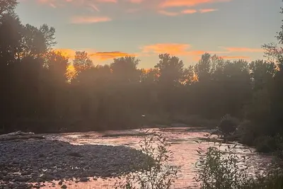Image de ★Luxury 7 Bedroom Home Near Bozeman with Private Gallatin River Access★