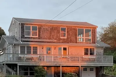 Image de Perfect location - Walk to Sand Hill Cove Beach Roger Wheeler Beach