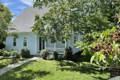 Image de In Town Hideaway for a Block Island Getaway! ! !