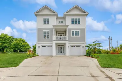 Image de New, Tidal Walk Home w/ High-Speed WiFi, Washer/Dryer, w/Shared Outdoor Pool