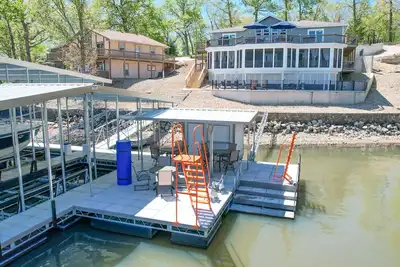 Image de Broadview Acres - Lakefront with Stunning View!