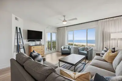 Image de Luxury Oceanfront | Double Balconies| Both Bedrooms Oceanfront | Completely Remodeled